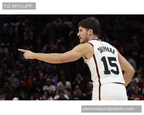 乌度卡强调提升三分球产量鼓励球员果断出手增加底角三分机会 乌度卡强调提升三分球产量鼓励球员果断出手增加底角三分机会