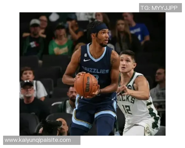 文班在季前赛频繁失误米奇称其为尝试新打法与阵容磨合的必要过程 文班在季前赛频繁失误米奇称其为尝试新打法与阵容磨合的必要过程