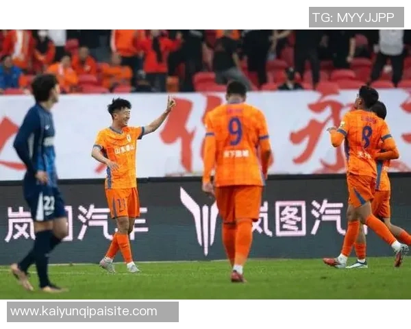 山东泰山足球俱乐部成为中超首支积分突破1500分的球队荣耀时刻